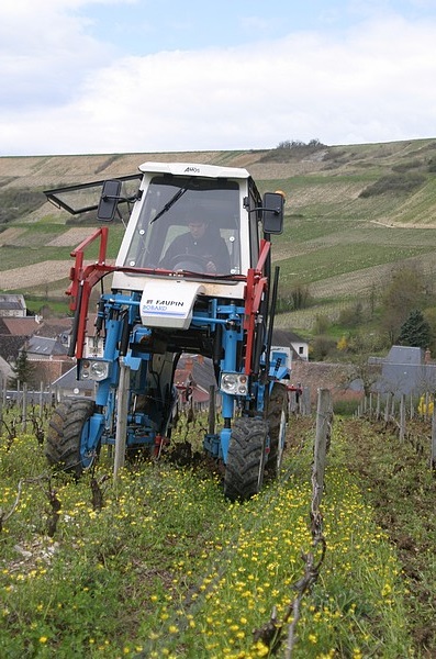 Matthieu concentré sur son tracteur